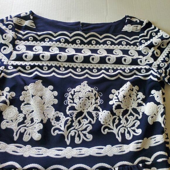 Trulli Large Back Keyhole Dress Navy and White - Picture 10 of 15